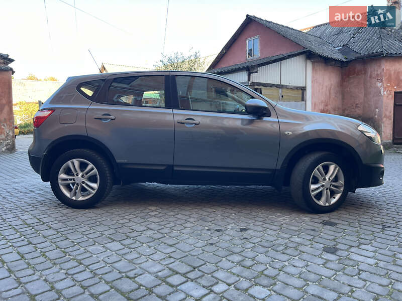 Внедорожник / Кроссовер Nissan Qashqai 2012 в Кременце