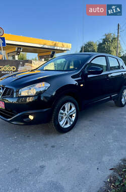 Внедорожник / Кроссовер Nissan Qashqai 2012 в 