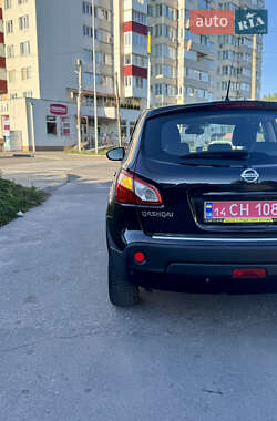 Внедорожник / Кроссовер Nissan Qashqai 2012 в 