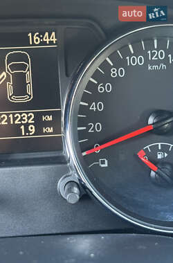 Внедорожник / Кроссовер Nissan Qashqai 2012 в 
