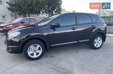 Внедорожник / Кроссовер Nissan Qashqai 2011 в 