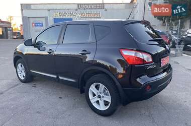 Внедорожник / Кроссовер Nissan Qashqai 2011 в 