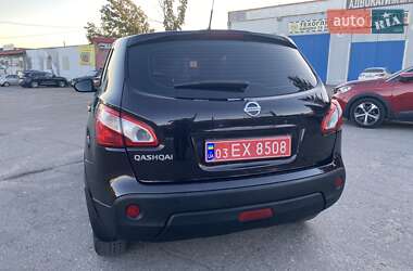 Внедорожник / Кроссовер Nissan Qashqai 2011 в 