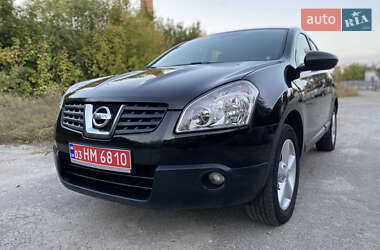 Внедорожник / Кроссовер Nissan Qashqai 2010 в Хороле