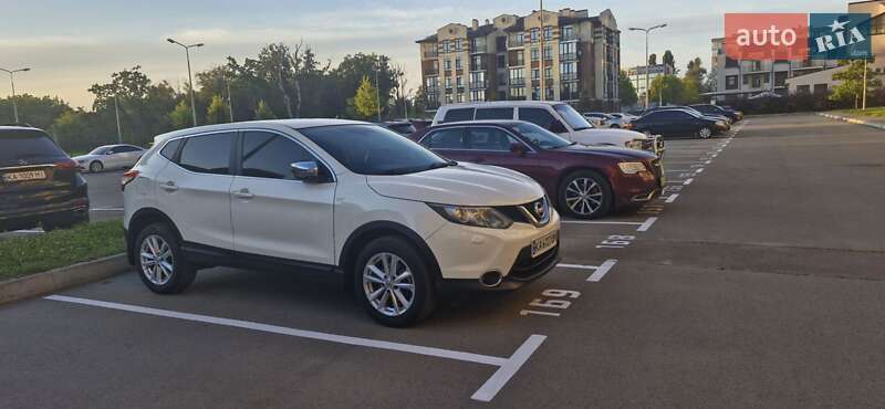 Внедорожник / Кроссовер Nissan Qashqai 2015 в Киеве