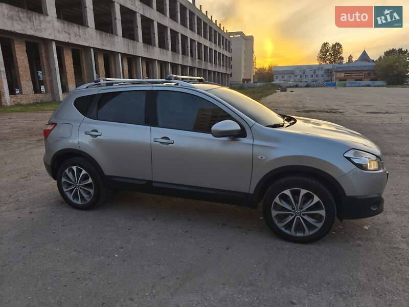 Внедорожник / Кроссовер Nissan Qashqai 2010 в Тернополе фото 3 Внедорожник / Кроссовер Nissan Qashqai 2010 в Тернополе