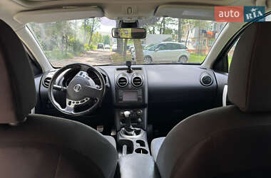 Внедорожник / Кроссовер Nissan Qashqai 2010 в 