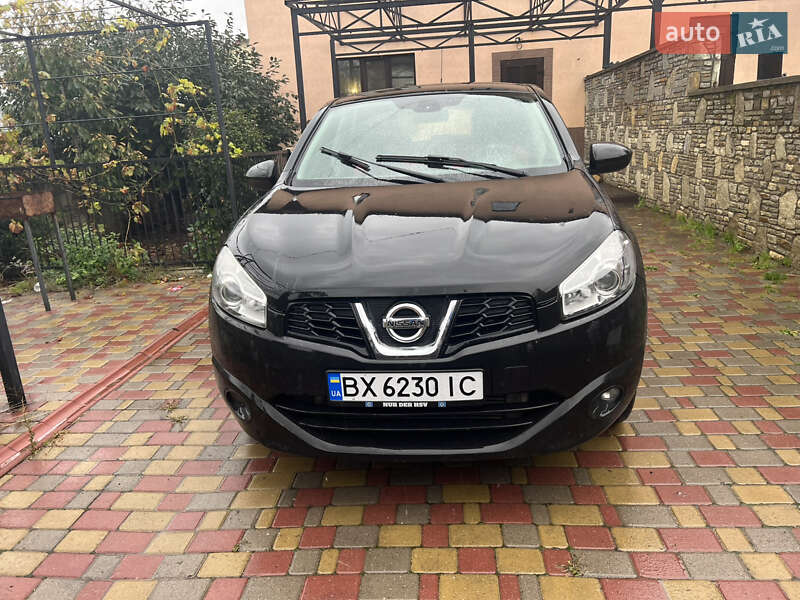 Внедорожник / Кроссовер Nissan Qashqai 2012 в 