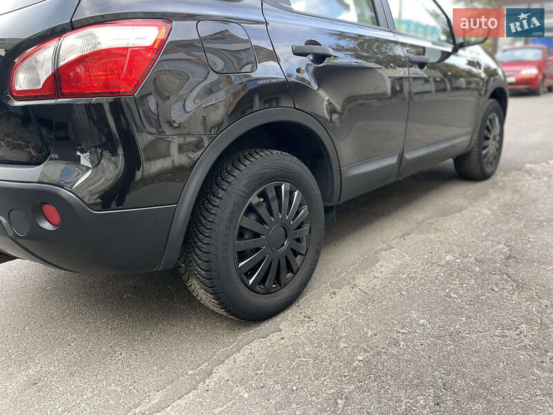 Позашляховик / Кросовер Nissan Qashqai 2011 в Сумах