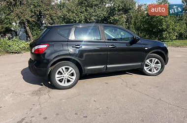 Внедорожник / Кроссовер Nissan Qashqai 2010 в 