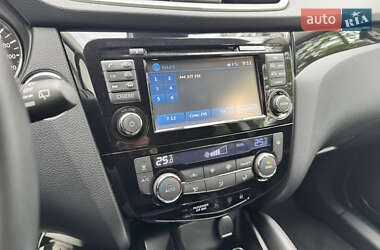 Внедорожник / Кроссовер Nissan Qashqai 2015 в 