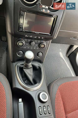 Внедорожник / Кроссовер Nissan Qashqai 2007 в 