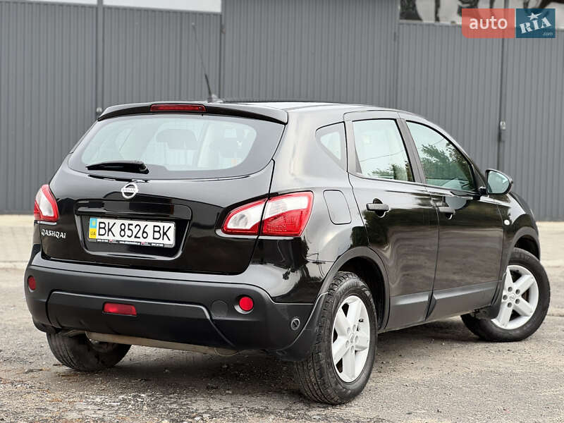 Внедорожник / Кроссовер Nissan Qashqai 2013 в Ровно