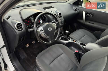 Внедорожник / Кроссовер Nissan Qashqai 2012 в 