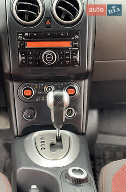 Внедорожник / Кроссовер Nissan Qashqai 2007 в 