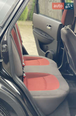 Внедорожник / Кроссовер Nissan Qashqai 2007 в 