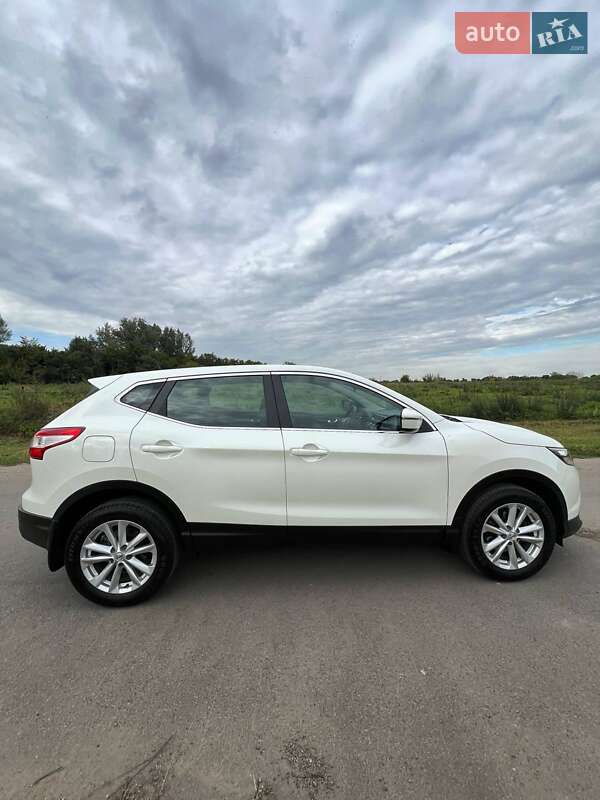Внедорожник / Кроссовер Nissan Qashqai 2017 в Згуровке