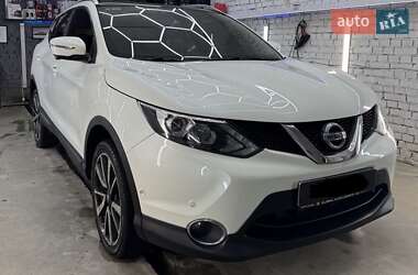 Позашляховик / Кросовер Nissan Qashqai 2015 в Львові