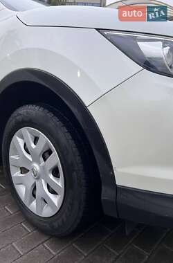 Внедорожник / Кроссовер Nissan Qashqai 2016 в 