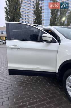 Внедорожник / Кроссовер Nissan Qashqai 2016 в 