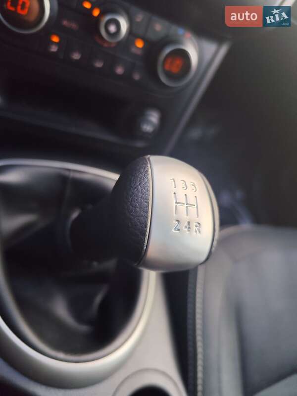 Внедорожник / Кроссовер Nissan Qashqai 2012 в Звягеле