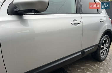 Внедорожник / Кроссовер Nissan Qashqai 2013 в 