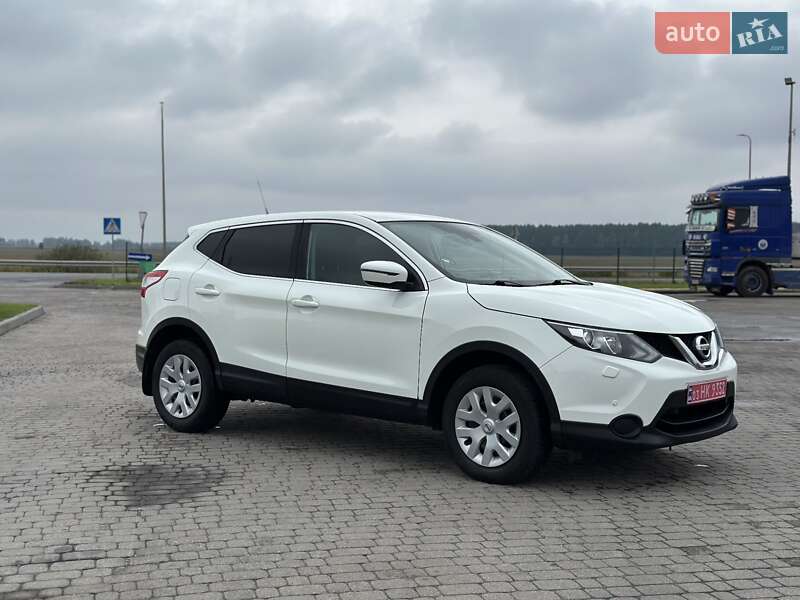 Внедорожник / Кроссовер Nissan Qashqai 2015 в Бродах