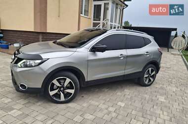 Позашляховик / Кросовер Nissan Qashqai 2015 в Івано-Франківську