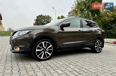 Внедорожник / Кроссовер Nissan Qashqai 2015 в 