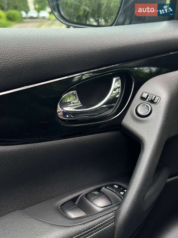 Внедорожник / Кроссовер Nissan Qashqai 2016 в Киеве