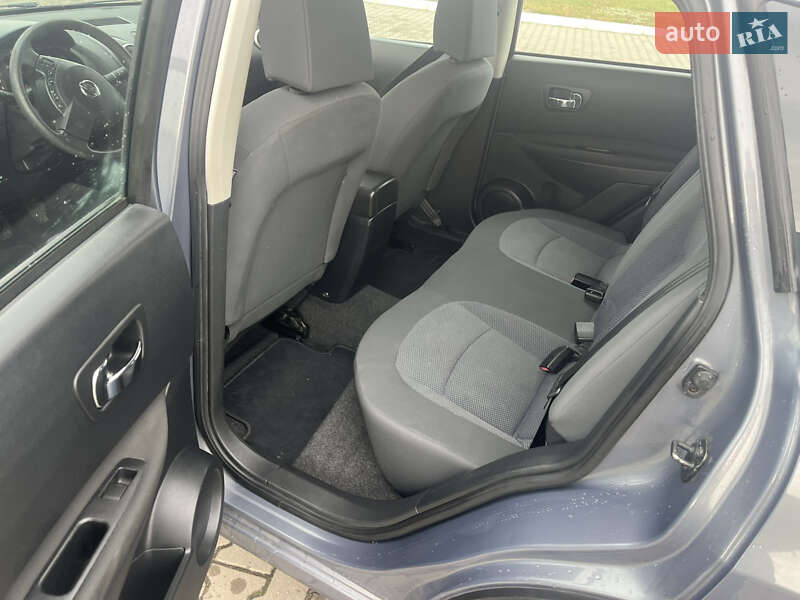 Внедорожник / Кроссовер Nissan Qashqai 2009 в Сарнах