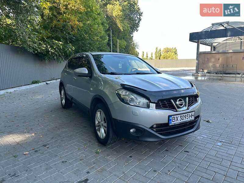 Внедорожник / Кроссовер Nissan Qashqai 2010 в Хмельницком