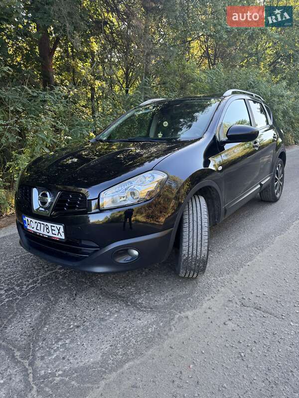 Внедорожник / Кроссовер Nissan Qashqai 2011 в 