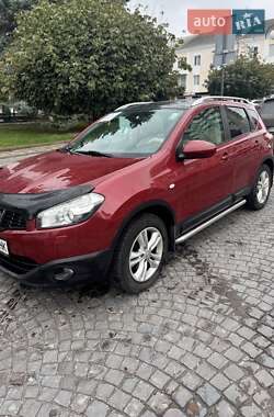 Внедорожник / Кроссовер Nissan Qashqai 2010 в Хмельницком