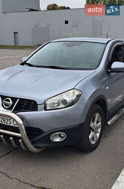 Внедорожник / Кроссовер Nissan Qashqai 2012 в 