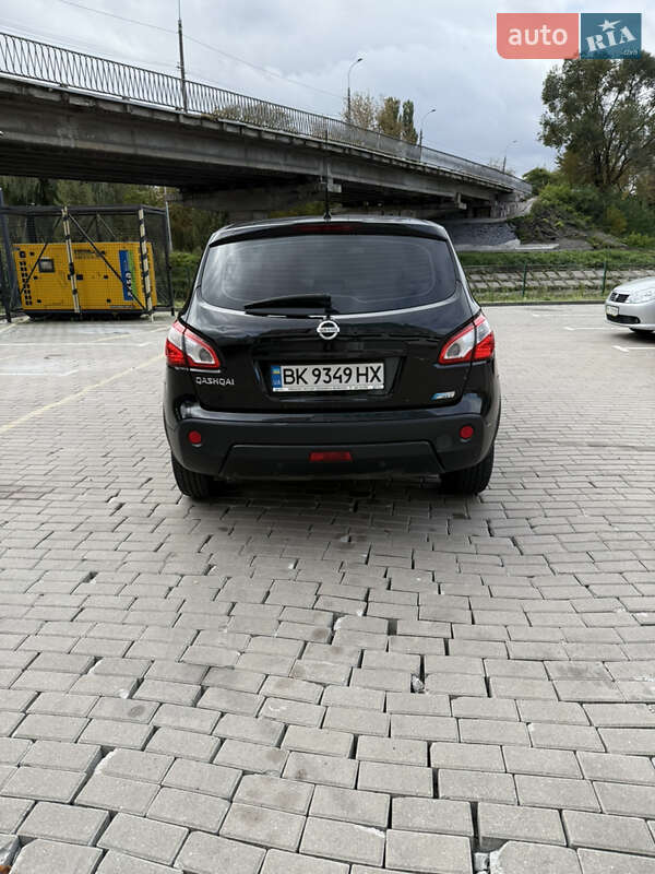 Внедорожник / Кроссовер Nissan Qashqai 2010 в Ровно
