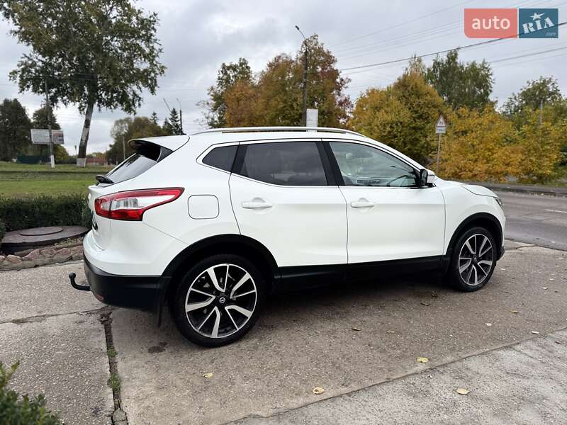 Позашляховик / Кросовер Nissan Qashqai 2017 в Сумах