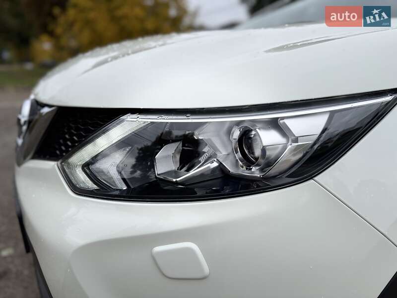 Позашляховик / Кросовер Nissan Qashqai 2017 в Сумах