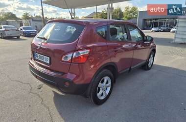 Внедорожник / Кроссовер Nissan Qashqai 2012 в 