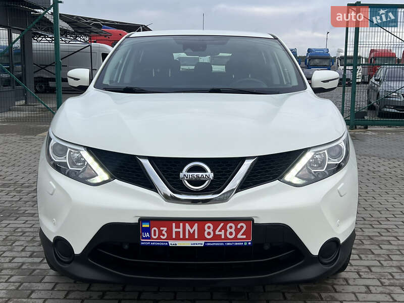 Внедорожник / Кроссовер Nissan Qashqai 2015 в Лопатине