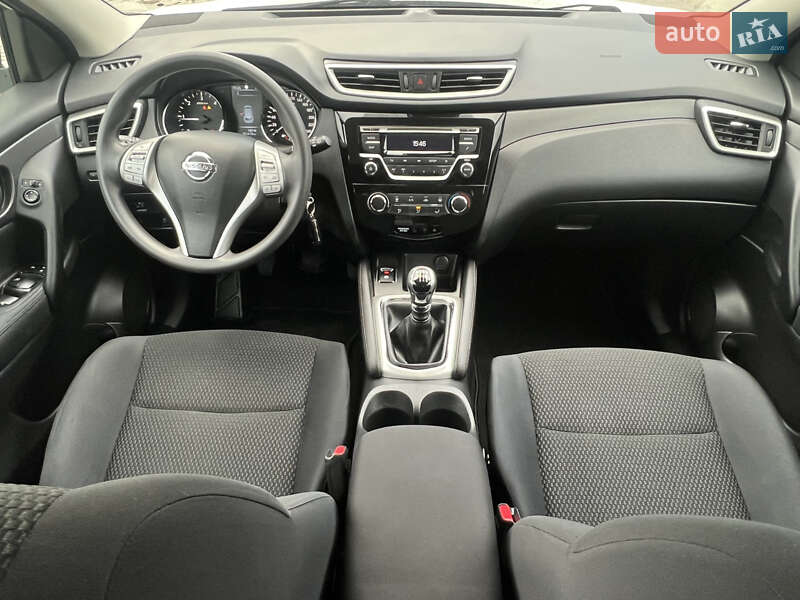 Внедорожник / Кроссовер Nissan Qashqai 2015 в Лопатине