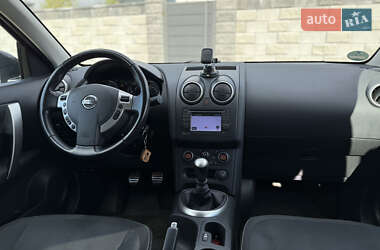 Внедорожник / Кроссовер Nissan Qashqai 2010 в 