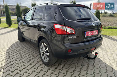 Внедорожник / Кроссовер Nissan Qashqai 2010 в 