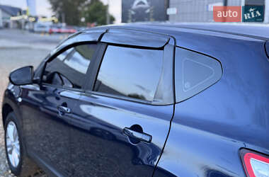 Внедорожник / Кроссовер Nissan Qashqai 2010 в 