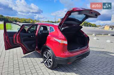 Внедорожник / Кроссовер Nissan Qashqai 2015 в 
