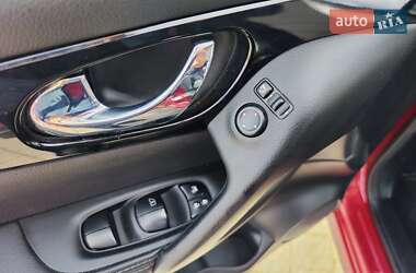 Внедорожник / Кроссовер Nissan Qashqai 2015 в 