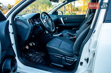Внедорожник / Кроссовер Nissan Qashqai 2012 в 
