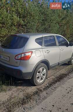Внедорожник / Кроссовер Nissan Qashqai 2012 в 
