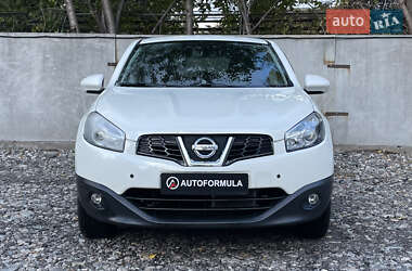 Внедорожник / Кроссовер Nissan Qashqai 2012 в 