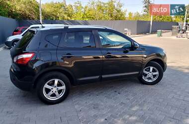 Внедорожник / Кроссовер Nissan Qashqai 2010 в 